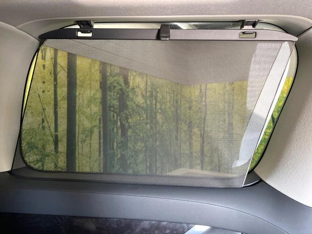 ヴェルファイアハイブリッド ＺＲ　４ＷＤ　両側電動ドア　後席モニター　純正１０型メモリーナビ　バックカメラ　衝突被害軽減システム　禁煙車　電動リアゲート　レザーシート　コーナーセンサー　スマートキー　ＬＥＤヘッド　ビルトインＥＴＣ（43枚目）