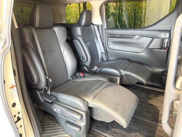 ヴェルファイアハイブリッド ＺＲ　４ＷＤ　両側電動ドア　後席モニター　純正１０型メモリーナビ　バックカメラ　衝突被害軽減システム　禁煙車　電動リアゲート　レザーシート　コーナーセンサー　スマートキー　ＬＥＤヘッド　ビルトインＥＴＣ（45枚目）