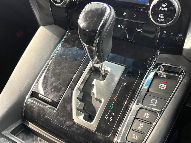 ヴェルファイアハイブリッド ＺＲ　４ＷＤ　両側電動ドア　後席モニター　純正１０型メモリーナビ　バックカメラ　衝突被害軽減システム　禁煙車　電動リアゲート　レザーシート　コーナーセンサー　スマートキー　ＬＥＤヘッド　ビルトインＥＴＣ（73枚目）