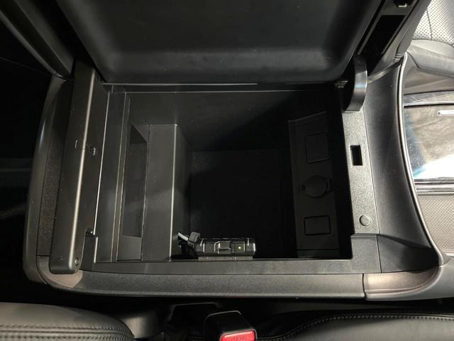 ヴェルファイアハイブリッド ＺＲ　４ＷＤ　両側電動ドア　後席モニター　純正１０型メモリーナビ　バックカメラ　衝突被害軽減システム　禁煙車　電動リアゲート　レザーシート　コーナーセンサー　スマートキー　ＬＥＤヘッド　ビルトインＥＴＣ（75枚目）