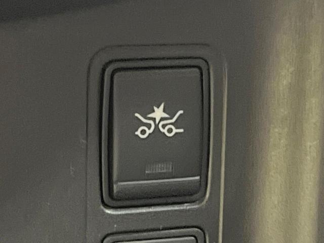 セレナ Ｘ　両側電動ドア　９型ＳＤナビ　全周囲カメラ　衝突軽減装置　プロパイロット　禁煙車　ドラレコ　スマートキー　ＥＴＣ　車線逸脱警報　オートライト　オートエアコン　Ｂｌｕｅｔｏｏｔｈ　ＣＤ　ＤＶＤ再生（40枚目）