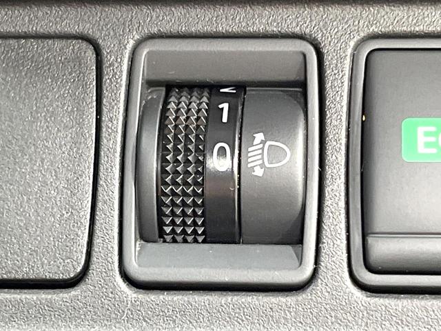 セレナ Ｘ　両側電動ドア　９型ＳＤナビ　全周囲カメラ　衝突軽減装置　プロパイロット　禁煙車　ドラレコ　スマートキー　ＥＴＣ　車線逸脱警報　オートライト　オートエアコン　Ｂｌｕｅｔｏｏｔｈ　ＣＤ　ＤＶＤ再生（45枚目）