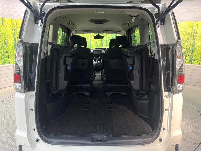 セレナ ｅ－パワー　ハイウェイスターＶ　純正９型ＳＤナビ　両側電動ドア　全周囲カメラ　衝突被害軽減システム　禁煙車　デジタルインナーミラー　ドラレコ　ＬＥＤヘッド　ビルトインＥＴＣ　純正１５インチアルミ　車線逸脱警報　オートライト（11枚目）