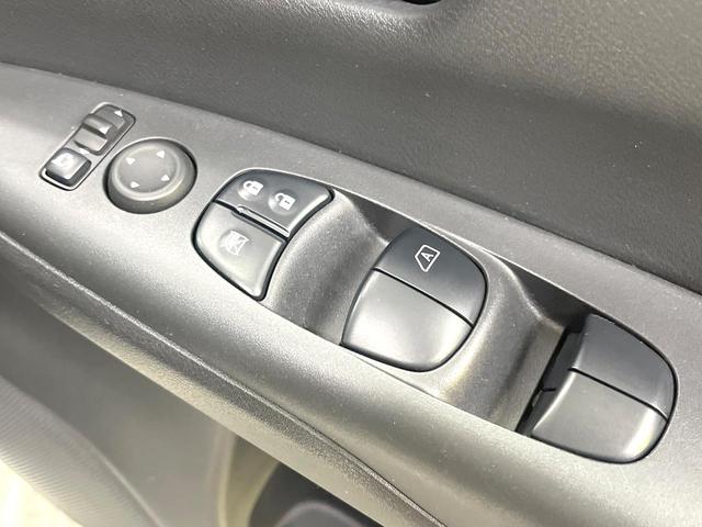 セレナ ｅ－パワー　ハイウェイスターＶ　純正９型ＳＤナビ　両側電動ドア　全周囲カメラ　衝突被害軽減システム　禁煙車　デジタルインナーミラー　ドラレコ　ＬＥＤヘッド　ビルトインＥＴＣ　純正１５インチアルミ　車線逸脱警報　オートライト（50枚目）