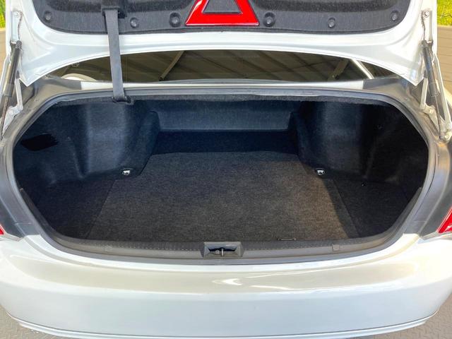 クラウン 2.5アスリート アニバーサリーエディション サンルーフ 純正ナビ バックカメラ 禁煙車 革シート パワーシート スマートキー HIDヘッド オートライト デュアルエアコン CD DVD再生 パワーウィンドウ パワーステアリング(10枚目)