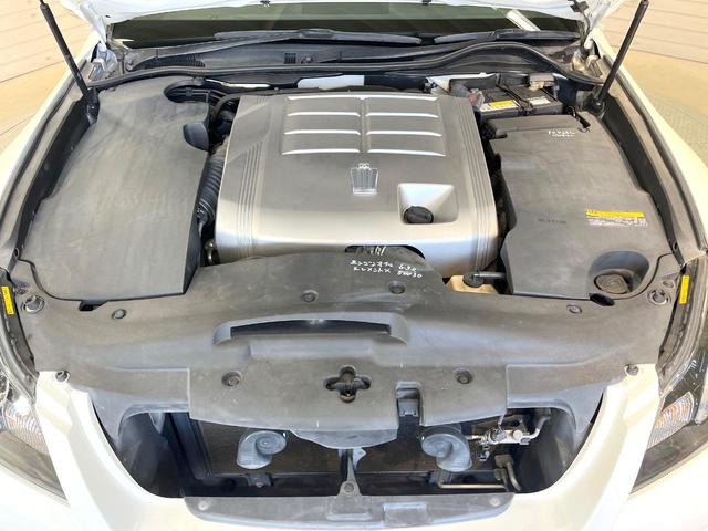 クラウン 2.5アスリート アニバーサリーエディション サンルーフ 純正ナビ バックカメラ 禁煙車 革シート パワーシート スマートキー HIDヘッド オートライト デュアルエアコン CD DVD再生 パワーウィンドウ パワーステアリング(17枚目)