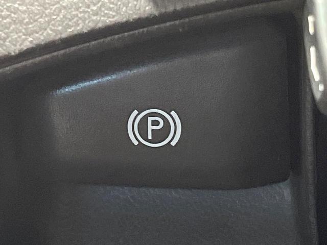 クラウン 2.5アスリート アニバーサリーエディション サンルーフ 純正ナビ バックカメラ 禁煙車 革シート パワーシート スマートキー HIDヘッド オートライト デュアルエアコン CD DVD再生 パワーウィンドウ パワーステアリング(46枚目)