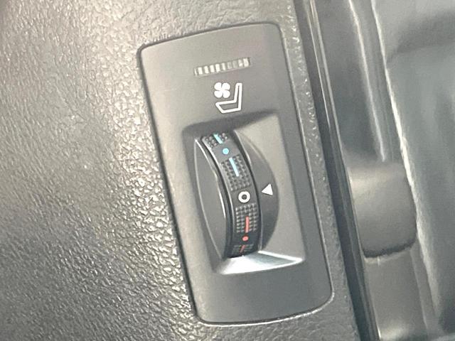 クラウン 2.5アスリート アニバーサリーエディション サンルーフ 純正ナビ バックカメラ 禁煙車 革シート パワーシート スマートキー HIDヘッド オートライト デュアルエアコン CD DVD再生 パワーウィンドウ パワーステアリング(70枚目)