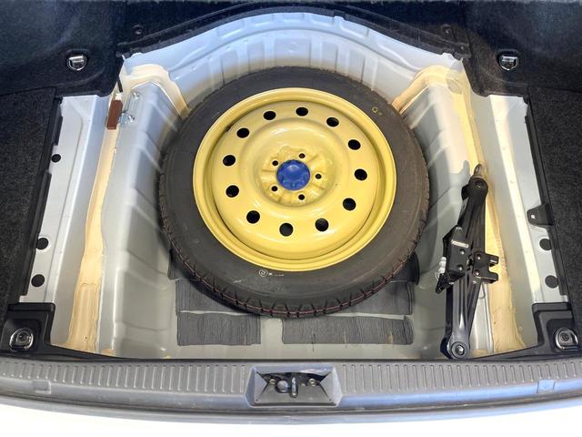 クラウン 2.5アスリート アニバーサリーエディション サンルーフ 純正ナビ バックカメラ 禁煙車 革シート パワーシート スマートキー HIDヘッド オートライト デュアルエアコン CD DVD再生 パワーウィンドウ パワーステアリング(73枚目)