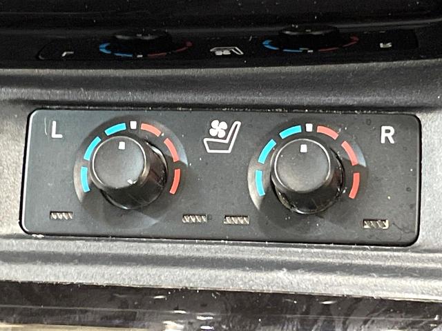 アルファード ２．５Ｓ　Ｃパッケージ　サンルーフ　モデリスタエアロ　純正９型ＤＡ　両側電動ドア　バックカメラ　衝突軽減装置　レーダークルーズ　禁煙車　電動リアゲート　前席シートエアコン　デジタルインナーミラー　３眼ＬＥＤヘッド（6枚目）