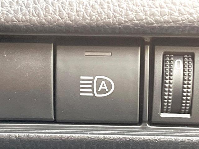 プリウス U バックカメラ 100V電源 衝突被害軽減システム レーダークルーズ 禁煙車 コーナーセンサー スマートキー LEDヘッド ETC2.0 純正17インチアルミ オートハイビーム 車線逸脱警報(39枚目)