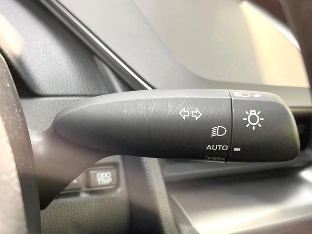 プリウス U バックカメラ 100V電源 衝突被害軽減システム レーダークルーズ 禁煙車 コーナーセンサー スマートキー LEDヘッド ETC2.0 純正17インチアルミ オートハイビーム 車線逸脱警報(45枚目)