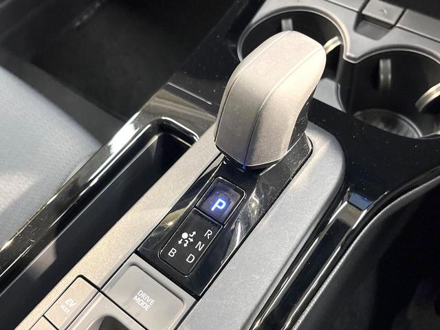 プリウス U バックカメラ 100V電源 衝突被害軽減システム レーダークルーズ 禁煙車 コーナーセンサー スマートキー LEDヘッド ETC2.0 純正17インチアルミ オートハイビーム 車線逸脱警報(56枚目)