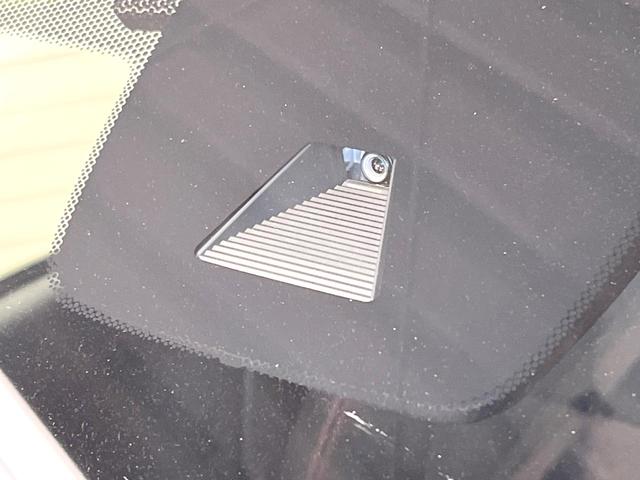 Ｎ－ＯＮＥ ＲＳ　ＭＴ車　純正ＳＤナビ　衝突被害軽減システム　スマートキー　ＬＥＤヘッド　ビルトインＥＴＣ　純正１５インチアルミ　オートハイビーム　車線逸脱警報　オートライト　オートエアコン　Ｂｌｕｅｔｏｏｔｈ　ＣＤ（4枚目）