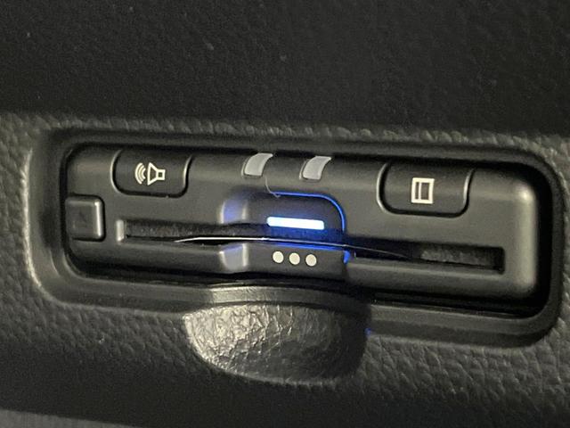 Ｎ－ＯＮＥ ＲＳ　ＭＴ車　純正ＳＤナビ　衝突被害軽減システム　スマートキー　ＬＥＤヘッド　ビルトインＥＴＣ　純正１５インチアルミ　オートハイビーム　車線逸脱警報　オートライト　オートエアコン　Ｂｌｕｅｔｏｏｔｈ　ＣＤ（6枚目）