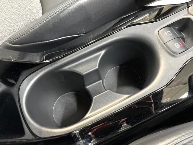 カローラクロス ハイブリッド Z モデリスタフルエアロ 純正8インチナビ バックカメラ 衝突被害軽減システム レーダークルーズ 禁煙車 電動リアゲート コーナーセンサー パワーシート ドラレコ ETCビルドイン LEDヘッド(60枚目)