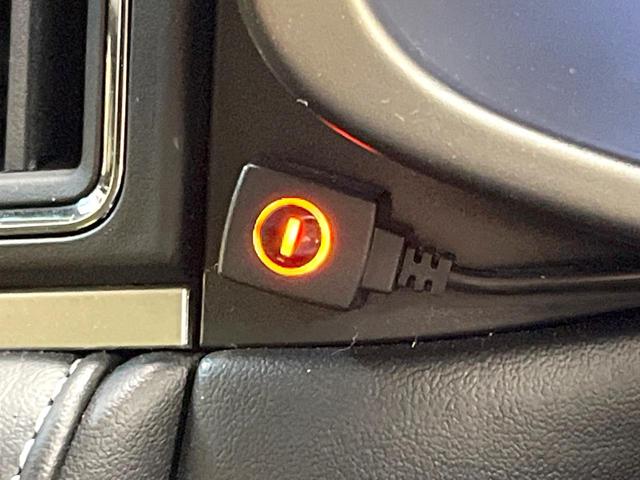 デリカＤ：５ シャモニー　ディーゼル（軽油）　９型フローティングＳＤナビ　電動サイドステップ　両側電動ドア　後席モニター　バックカメラ　衝突軽減装置　レーダークルーズ　禁煙車　電動リアゲート　ハーフレザーシート　パワーシート（57枚目）