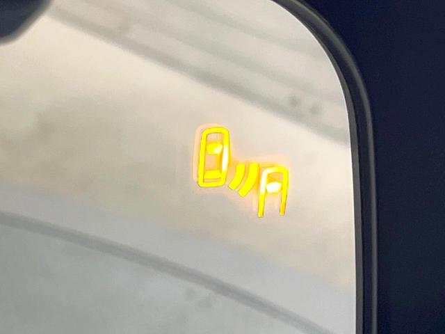 デリカＤ：５ シャモニー　ディーゼル（軽油）　両側電動ドア　アルパイン９型ナビ　後席モニター　バックカメラ　衝突軽減装置　レーダークルーズ　禁煙車　電動リアゲート　ハーフレザーシート　シートヒーター　スマートキー　ＬＥＤヘッド（7枚目）
