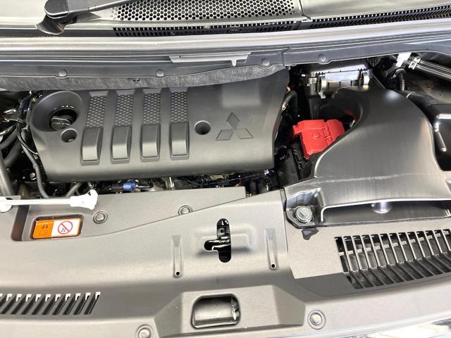 デリカＤ：５ シャモニー　ディーゼル（軽油）　両側電動ドア　アルパイン９型ナビ　後席モニター　バックカメラ　衝突軽減装置　レーダークルーズ　禁煙車　電動リアゲート　ハーフレザーシート　シートヒーター　スマートキー　ＬＥＤヘッド（19枚目）