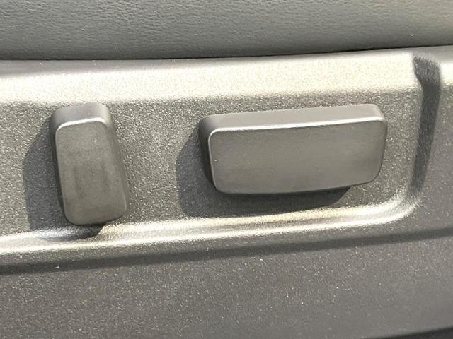 デリカＤ：５ シャモニー　ディーゼル（軽油）　両側電動ドア　アルパイン９型ナビ　後席モニター　バックカメラ　衝突軽減装置　レーダークルーズ　禁煙車　電動リアゲート　ハーフレザーシート　シートヒーター　スマートキー　ＬＥＤヘッド（39枚目）