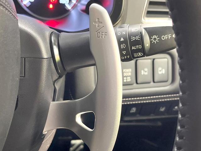 デリカＤ：５ シャモニー　ディーゼル（軽油）　両側電動ドア　アルパイン９型ナビ　後席モニター　バックカメラ　衝突軽減装置　レーダークルーズ　禁煙車　電動リアゲート　ハーフレザーシート　シートヒーター　スマートキー　ＬＥＤヘッド（44枚目）