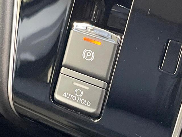 デリカＤ：５ シャモニー　ディーゼル（軽油）　両側電動ドア　アルパイン９型ナビ　後席モニター　バックカメラ　衝突軽減装置　レーダークルーズ　禁煙車　電動リアゲート　ハーフレザーシート　シートヒーター　スマートキー　ＬＥＤヘッド（61枚目）