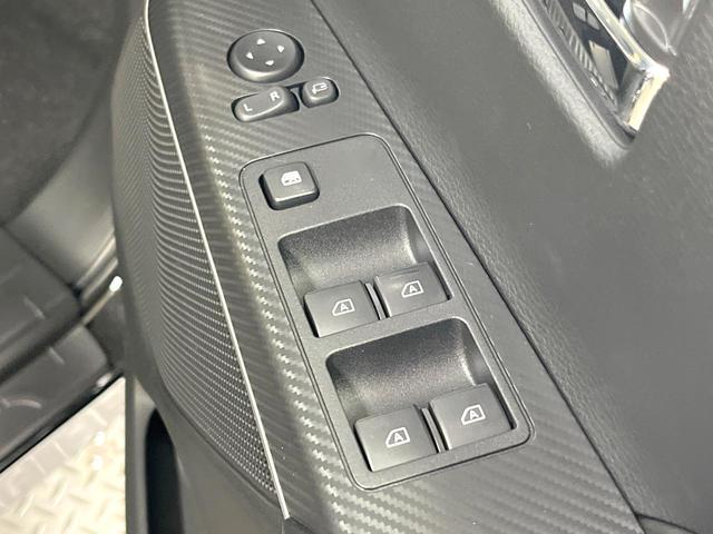 デリカＤ：５ シャモニー　ディーゼル（軽油）　両側電動ドア　アルパイン９型ナビ　後席モニター　バックカメラ　衝突軽減装置　レーダークルーズ　禁煙車　電動リアゲート　ハーフレザーシート　シートヒーター　スマートキー　ＬＥＤヘッド（62枚目）