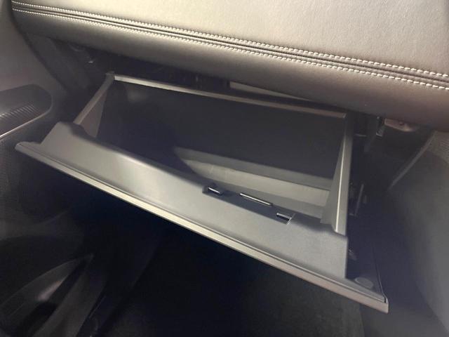 デリカＤ：５ シャモニー　ディーゼル（軽油）　両側電動ドア　アルパイン９型ナビ　後席モニター　バックカメラ　衝突軽減装置　レーダークルーズ　禁煙車　電動リアゲート　ハーフレザーシート　シートヒーター　スマートキー　ＬＥＤヘッド（79枚目）