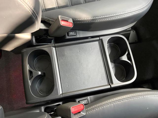 デリカＤ：５ シャモニー　ディーゼル（軽油）　両側電動ドア　アルパイン９型ナビ　後席モニター　バックカメラ　衝突軽減装置　レーダークルーズ　禁煙車　電動リアゲート　ハーフレザーシート　シートヒーター　スマートキー　ＬＥＤヘッド（80枚目）