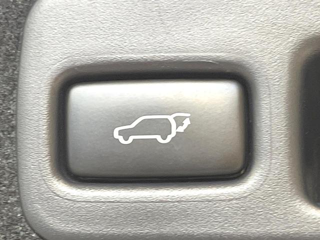 ハリアー プレミアム スタイルモーヴ 純正SDナビ バックカメラ 衝突軽減装置 禁煙車 電動リアゲート ハーフレザーシート パワーシート シートヒーター ドラレコ コーナーセンサー スマートキー LEDヘッド ビルトインETC クルコン(7枚目)