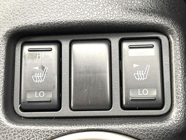 フェアレディZ バージョンT メーカーナビ バックカメラ 禁煙車 ハーフレザーシート スマートキー HIDヘッド 純正18インチアルミ オートライト オートエアコン CD DVD再生 フルセグ パドルシフト LEDフォグ(5枚目)