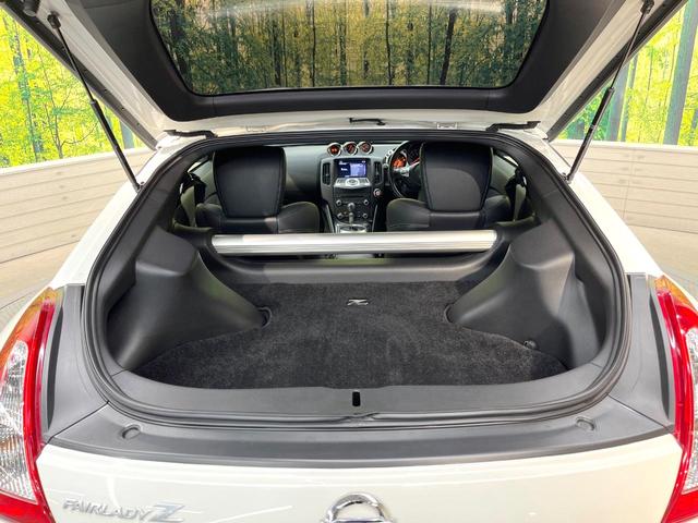 フェアレディZ バージョンT メーカーナビ バックカメラ 禁煙車 ハーフレザーシート スマートキー HIDヘッド 純正18インチアルミ オートライト オートエアコン CD DVD再生 フルセグ パドルシフト LEDフォグ(9枚目)