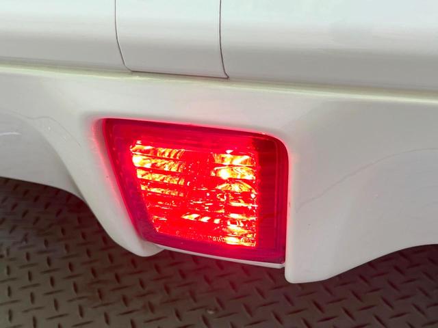 フェアレディZ バージョンT メーカーナビ バックカメラ 禁煙車 ハーフレザーシート スマートキー HIDヘッド 純正18インチアルミ オートライト オートエアコン CD DVD再生 フルセグ パドルシフト LEDフォグ(31枚目)