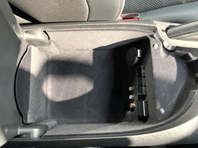 フェアレディZ バージョンT メーカーナビ バックカメラ 禁煙車 ハーフレザーシート スマートキー HIDヘッド 純正18インチアルミ オートライト オートエアコン CD DVD再生 フルセグ パドルシフト LEDフォグ(60枚目)