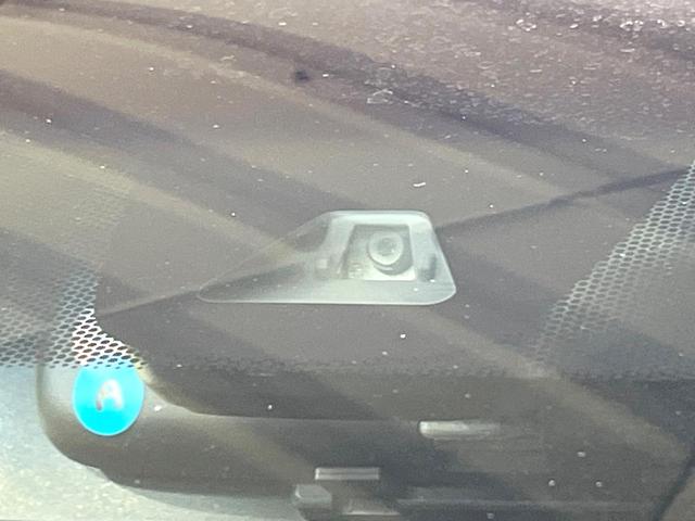 ステップワゴンスパーダ e:HEVスパーダ G・EX ホンダセンシング 両側電動ドア 純正10型SDナビ 後席モニター バックカメラ 衝突軽減装置 禁煙車 ハーフレザーシート シートヒーター ドラレコ LEDヘッド ETC2.0 純正16インチアルミ オートハイビーム(3枚目)