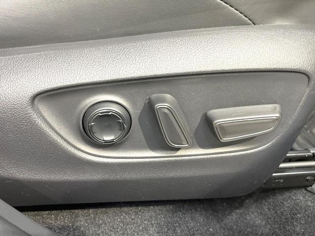 ハリアー Z レザーパッケージ 純正12.3型ディスプレイオーディオ バックカメラ JBLサウンド 衝突軽減装置 デジタルインナーミラー 禁煙車 電動リアゲート レザーシート 前席シートエアコン ドラレコ LEDヘッド ETC2.0(39枚目)