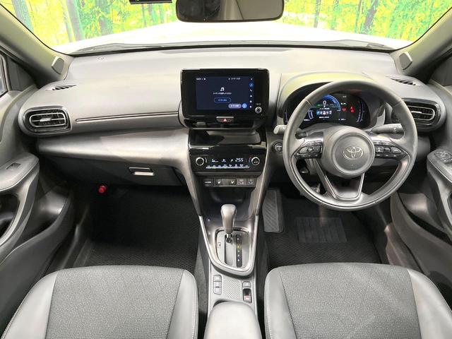 ヤリスクロス ハイブリッドZ 全周囲カメラ 純正8型ディスプレイ 衝突軽減装置 レーダークルーズ 禁煙車 ハーフレザーシート シートヒーター パワーシート ドラレコ スマートキー LEDヘッド ETC2.0 純正18インチアルミ(2枚目)