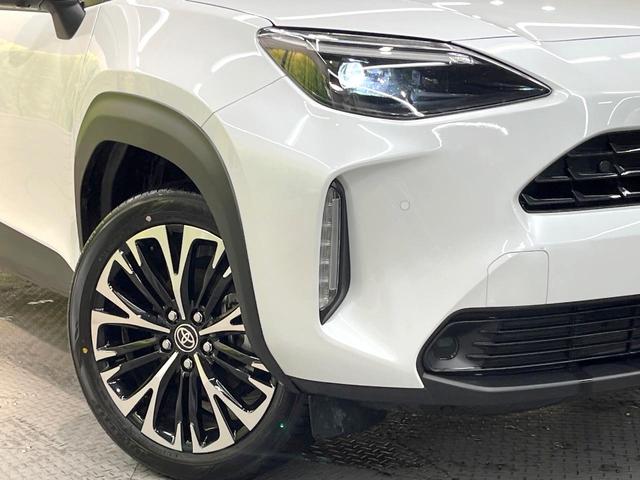 ヤリスクロス ハイブリッドZ 全周囲カメラ 純正8型ディスプレイ 衝突軽減装置 レーダークルーズ 禁煙車 ハーフレザーシート シートヒーター パワーシート ドラレコ スマートキー LEDヘッド ETC2.0 純正18インチアルミ(12枚目)