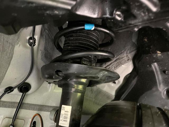 ヤリスクロス ハイブリッドZ 全周囲カメラ 純正8型ディスプレイ 衝突軽減装置 レーダークルーズ 禁煙車 ハーフレザーシート シートヒーター パワーシート ドラレコ スマートキー LEDヘッド ETC2.0 純正18インチアルミ(21枚目)