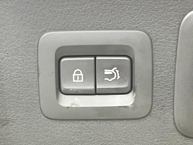 CX-60 XD エクスクルーシブモード ターボ ディーゼル(軽油) 12型コネクトナビ 全周囲カメラ 衝突軽減装置 レーダークルーズ 禁煙車 電動リアゲート レザーシート 全席シートヒーター 前席シートエアコン ドラレコ コーナーセンサー(7枚目)