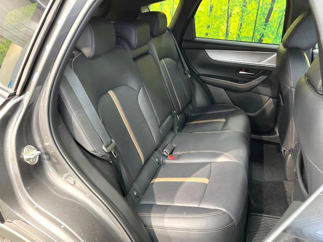 CX-60 XD エクスクルーシブモード ターボ ディーゼル(軽油) 12型コネクトナビ 全周囲カメラ 衝突軽減装置 レーダークルーズ 禁煙車 電動リアゲート レザーシート 全席シートヒーター 前席シートエアコン ドラレコ コーナーセンサー(9枚目)