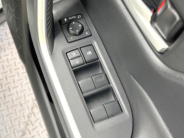 RAV4 ハイブリッドX フルエアロ 純正SDナビ バックカメラ 衝突軽減装置 レーダークルーズ 禁煙車 コーナーセンサー スマートキー LEDヘッド ルーフレール ビルトインETC 純正17インチアルミ オートハイビーム(60枚目)
