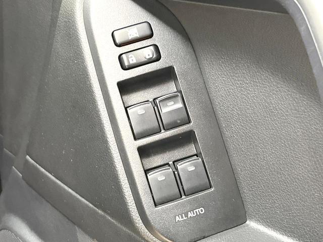 ランドクルーザープラド ＴＸ　４ＷＤ　サンルーフ　エアロ　純正ＳＤナビ　バックカメラ　禁煙車　スマートキー　ルーフレール　ビルトインＥＴＣ　クルコン　純正１７インチアルミ　オートライト　デュアルエアコン　ＣＤ　地デジ（46枚目）
