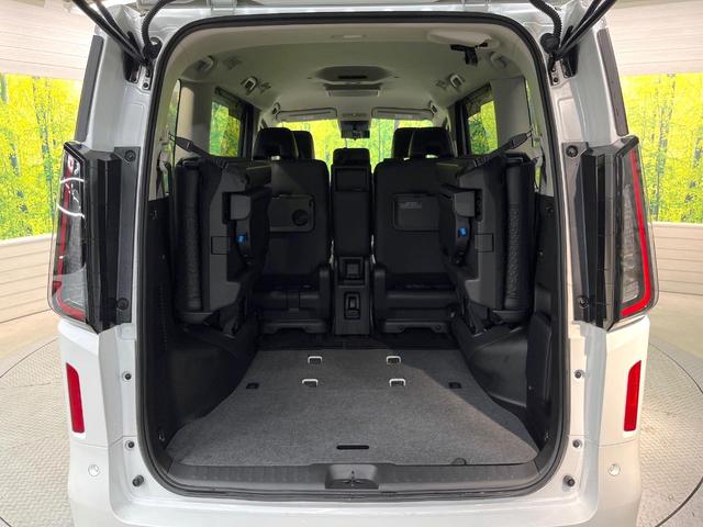 セレナ ｅ－パワー　ハイウェイスターＶ　両側電動ドア　後席モニター　純正１２．３インチナビ　プロパイロット　全周囲カメラ　衝突被害軽減システム　レーダークルーズ　禁煙車　レザーシート　ドラレコ　コーナーセンサー　スマートキー　ＬＥＤヘッド（11枚目）