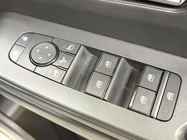 セレナ ｅ－パワー　ハイウェイスターＶ　両側電動ドア　後席モニター　純正１２．３インチナビ　プロパイロット　全周囲カメラ　衝突被害軽減システム　レーダークルーズ　禁煙車　レザーシート　ドラレコ　コーナーセンサー　スマートキー　ＬＥＤヘッド（29枚目）