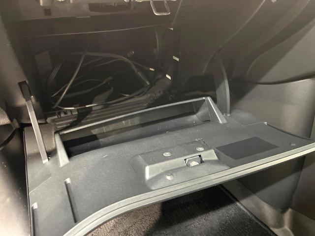 エクストレイル ２０Ｘｔｔ　純正ＳＤナビ　バックカメラ　禁煙車　防水シート　全席シートヒーター　ＨＩＤヘッド　ビルトインＥＴＣ　クルコン　純正１８インチアルミ　オートライト　オートエアコン　Ｂｌｕｅｔｏｏｔｈ　フルセグ（55枚目）