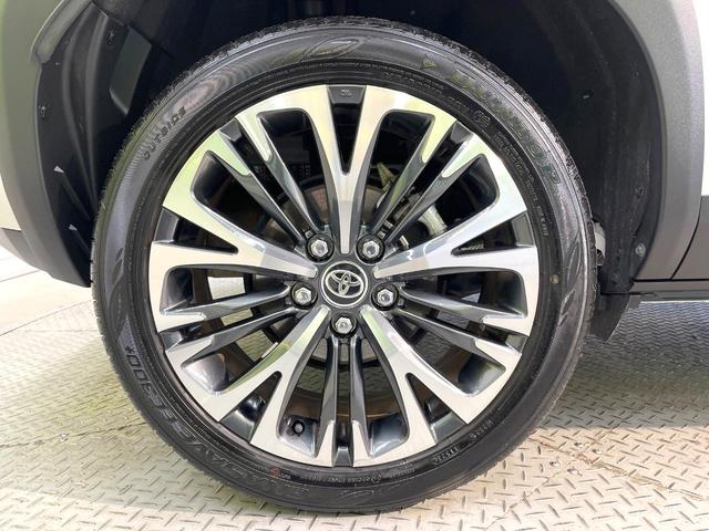 ヤリスクロス ハイブリッドＺ　純正８型ディスプレイ　全周囲カメラ　衝突軽減装置　レーダークルーズ　禁煙車　シートヒーター　パワーシート　コーナーセンサー　スマートキー　ＬＥＤヘッド　ＥＴＣ　純正１８インチアルミ　オートハイビーム（13枚目）