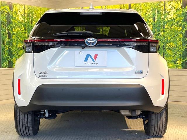 ヤリスクロス ハイブリッドＺ　純正８型ディスプレイ　全周囲カメラ　衝突軽減装置　レーダークルーズ　禁煙車　シートヒーター　パワーシート　コーナーセンサー　スマートキー　ＬＥＤヘッド　ＥＴＣ　純正１８インチアルミ　オートハイビーム（15枚目）