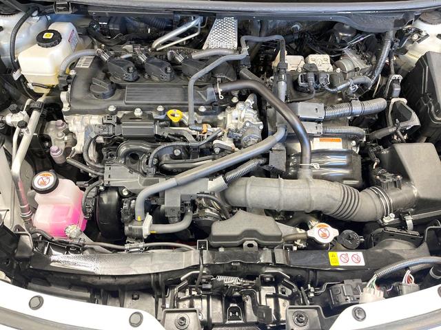 ヤリスクロス ハイブリッドＺ　純正８型ディスプレイ　全周囲カメラ　衝突軽減装置　レーダークルーズ　禁煙車　シートヒーター　パワーシート　コーナーセンサー　スマートキー　ＬＥＤヘッド　ＥＴＣ　純正１８インチアルミ　オートハイビーム（18枚目）