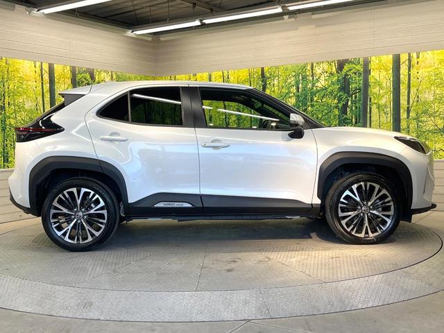 ヤリスクロス ハイブリッドＺ　純正８型ディスプレイ　全周囲カメラ　衝突軽減装置　レーダークルーズ　禁煙車　シートヒーター　パワーシート　コーナーセンサー　スマートキー　ＬＥＤヘッド　ＥＴＣ　純正１８インチアルミ　オートハイビーム（27枚目）